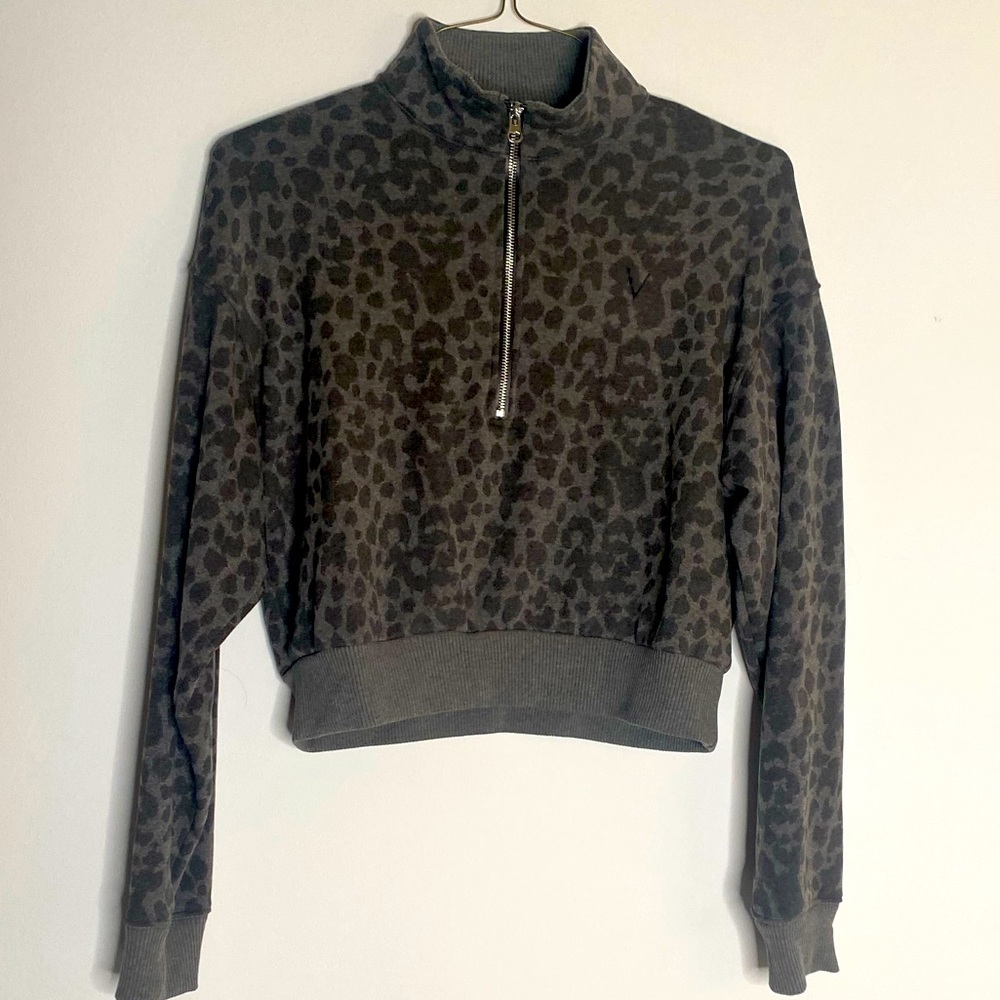 Victoria Secret Coat / Size: MEDIUM / Animal Print / Gently used. - Picture 2 of 5